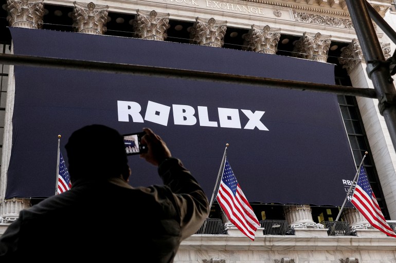 Gaming Platform Roblox S Stock Gains After Cathie Wood Buys In Financial Markets News Al Jazeera - blockbuster logo roblox id
