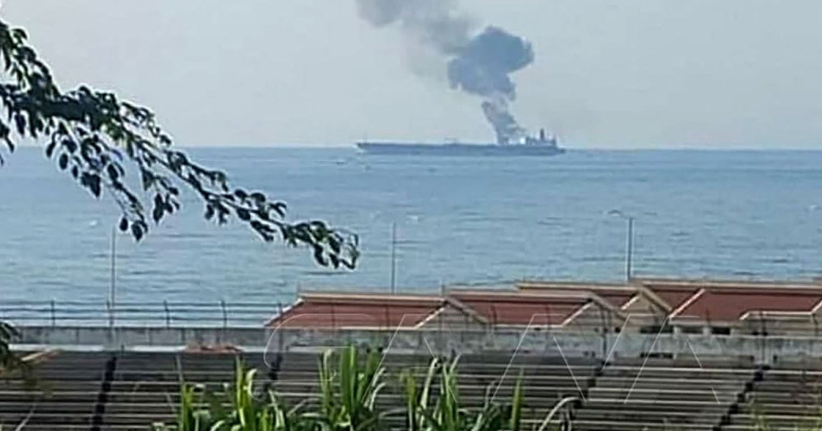 El incendio de un petrolero se extingue frente a las costas de Siria, tras un presunto ataque |  Noticias de la guerra siria