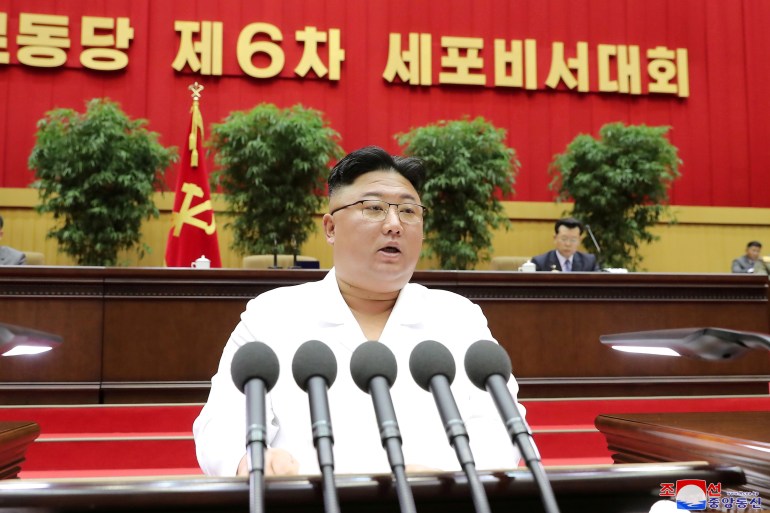 Kim, Kuzey Kore'nin "şimdiye kadarki en kötü durumuyla" karşı karşıya olduğunu söylüyor