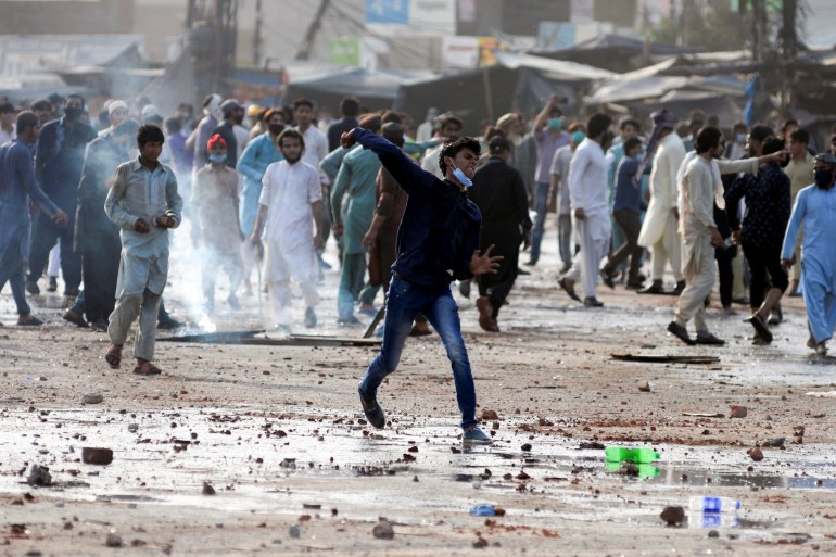 Pakistan 'to ban' far-right religious party after violent protest | Pakistan News | Al Jazeera