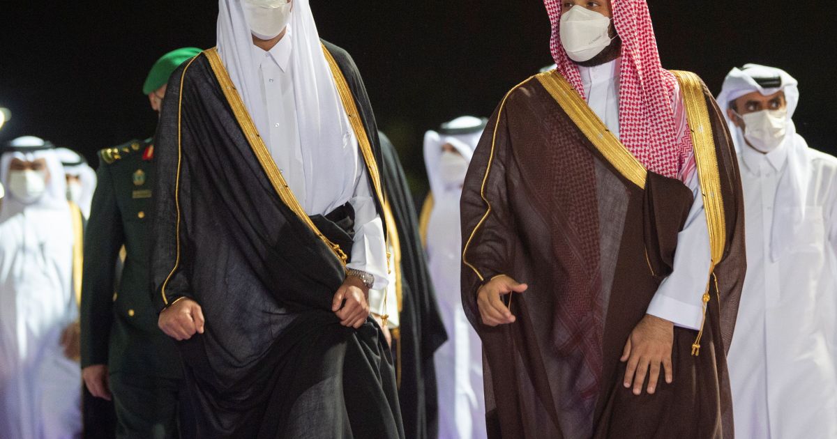Qatar’s emir visits Saudi Arabia, holds talks with crown prince