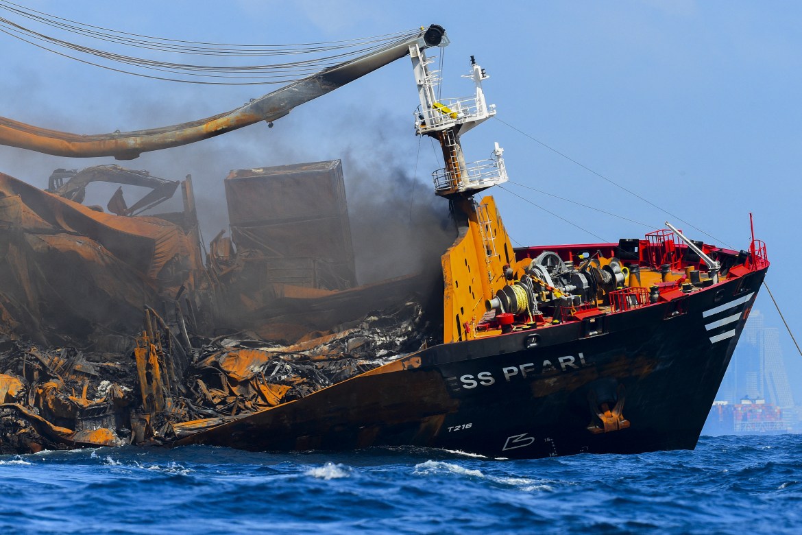Sri Lanka braces for 'almost inevitable' oil spill as ship sinks | Sri  Lanka News | Al Jazeera