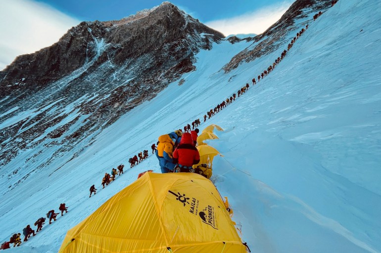 Nepal Keluarkan Rekor 454 Izin Pendakian Gunung Everest |  Berita Gunung Everest