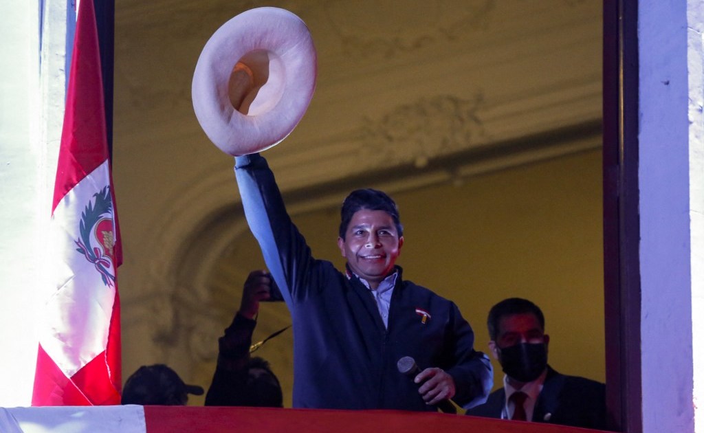 Castillo de Perú gana la presidencia tras una dura carrera  noticias políticas