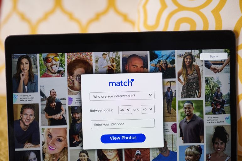 I Tried Using Dating Apps to Find Friends