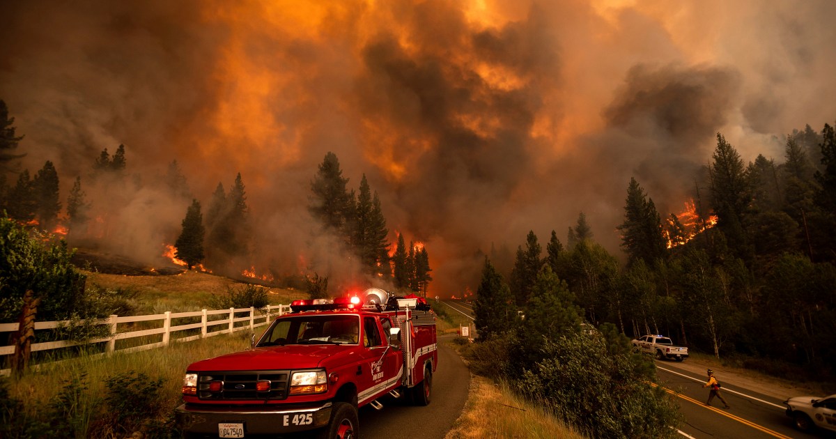 USA: Firefighters continue to fight massive West Coast wildfires | Climate News