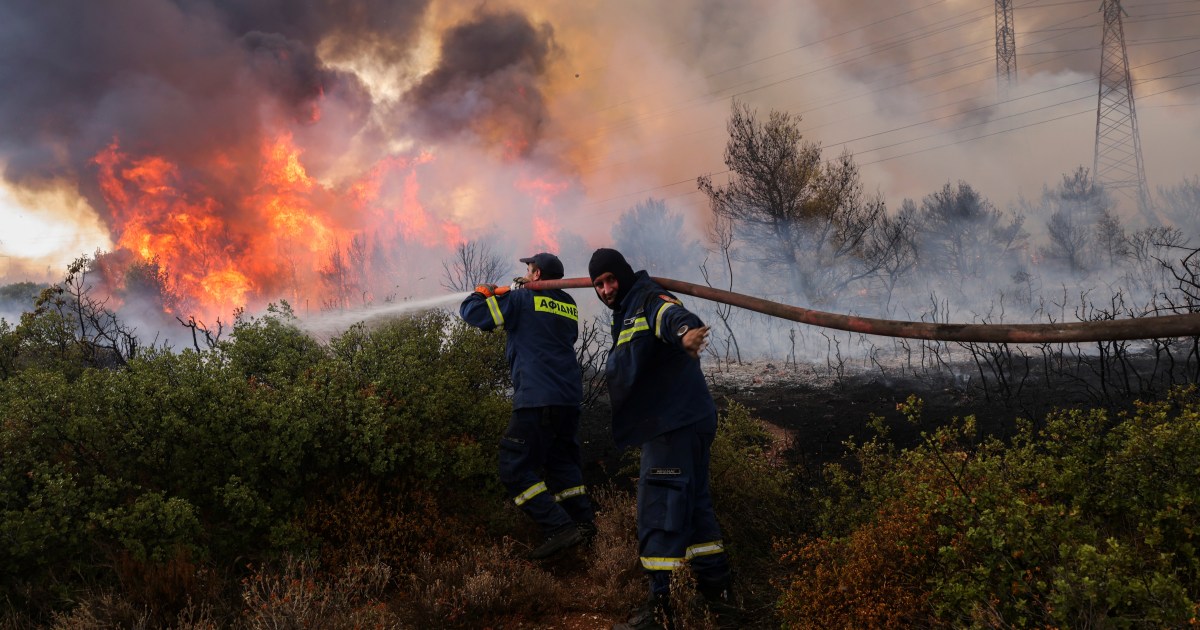 Hundreds flee homes as wildfire rages near Athens, Greece