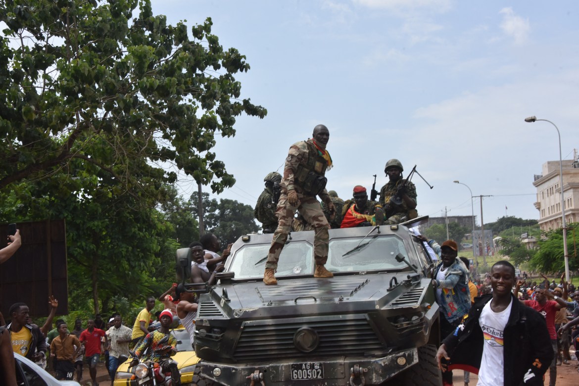 Соединенные Штаты заявили, что насилие и любые внеконституционные меры только подорвут перспективы Гвинеи на мир, стабильность и процветание. [Селлу Бинани / AFP]