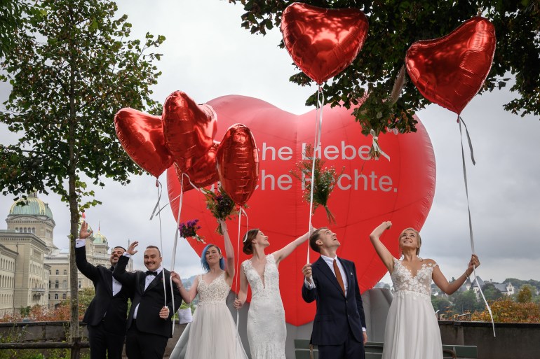 La Svizzera è il 30° Paese al mondo a legalizzare il matrimonio tra persone dello stesso sesso [Fabrice Coffrini/AFP]