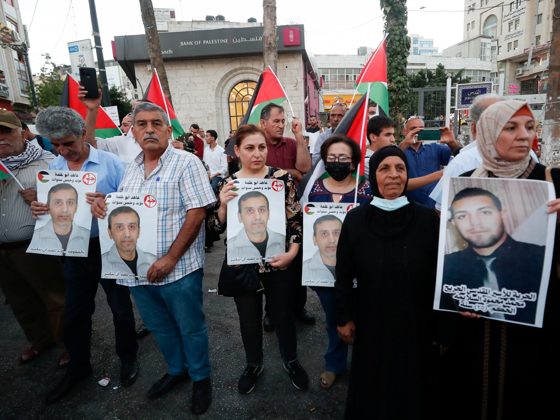 Thirty Palestinian prisoners held in Israel launch hunger strike