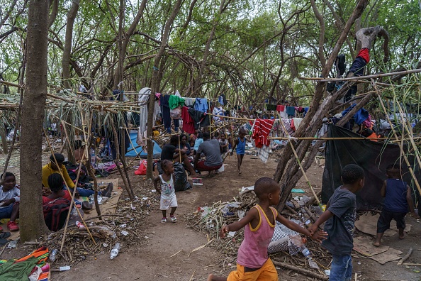 Campamento fronterizo de Texas evacuado mientras EE. UU. Deporta a haitianos Joe Biden News
