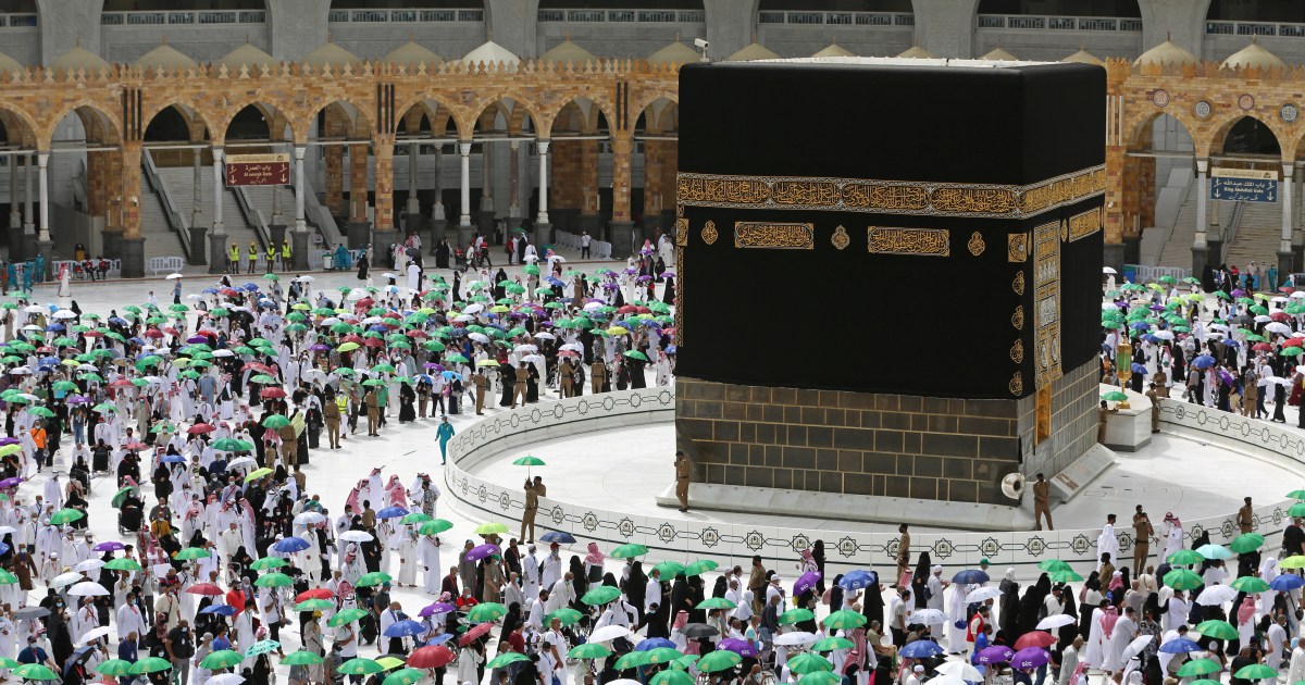 Social distancing at Mecca’s Grand Mosque dropped
