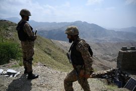Pakistani troops patrol along Pakistan-Afghanistan border