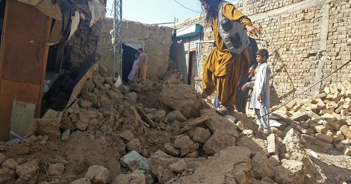 At least 20 dead as houses collapse in Pakistan earthquake