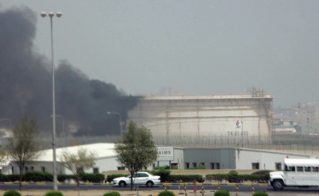 Fire erupts at Kuwait oil refinery, injuries reported