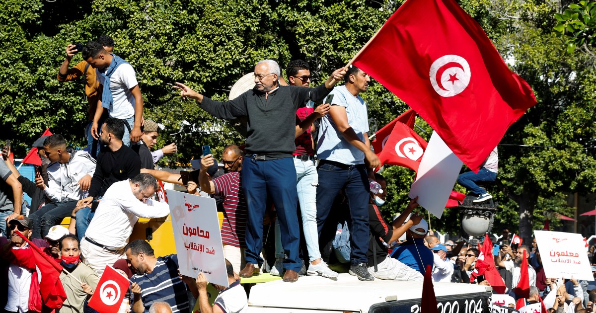 Tunisian dies of tear gas inhalation at landfill protest