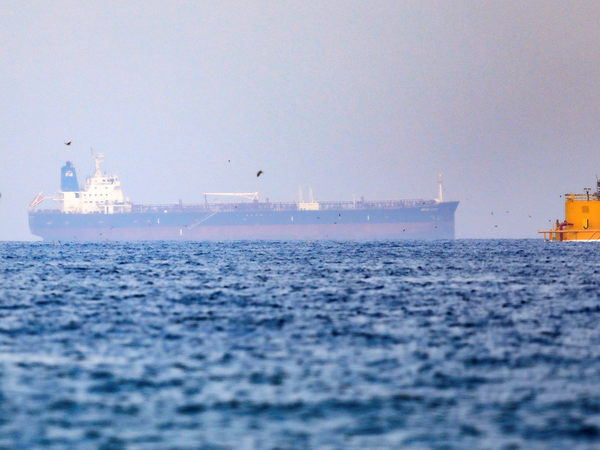 Iran merebut kapal tanker minyak kedua dalam seminggu di tengah konfrontasi AS |  Berita