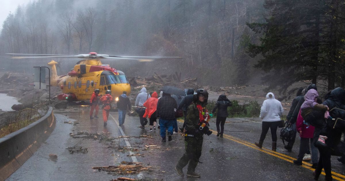 Canada sends air force to reopen supply lines after floods in BC thumbnail