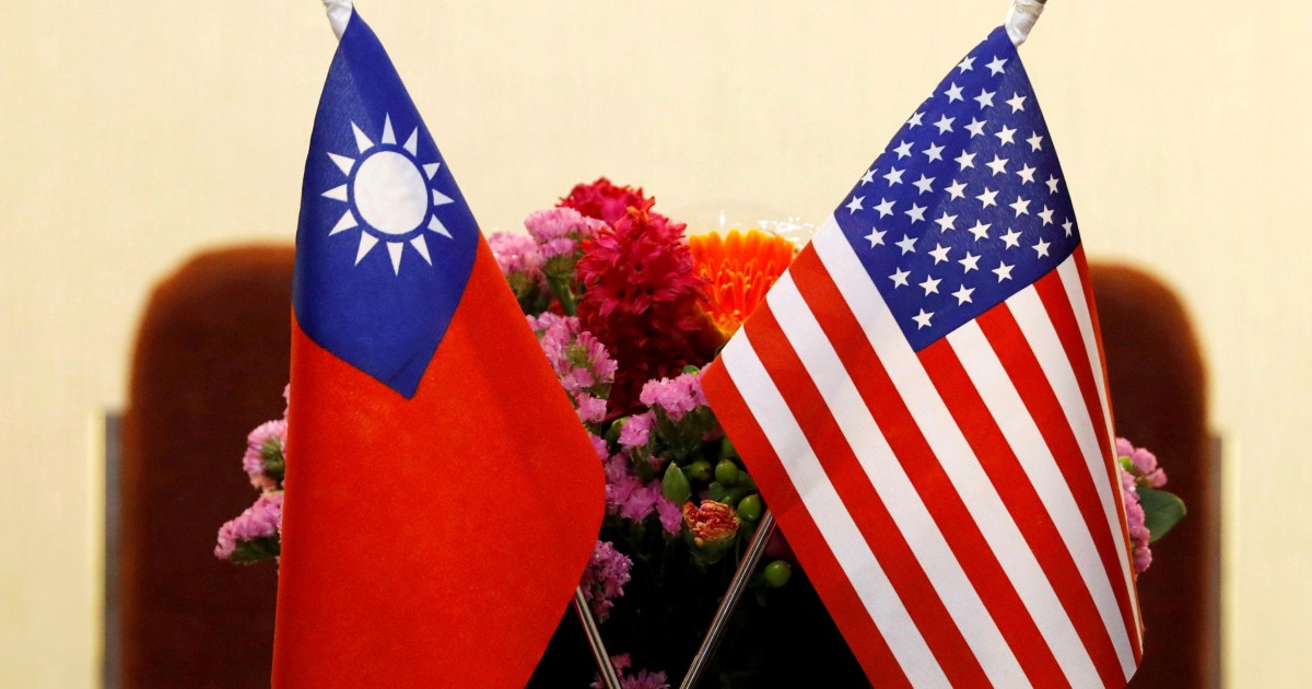 US legislators meet with Taiwan president in surprise visit thumbnail