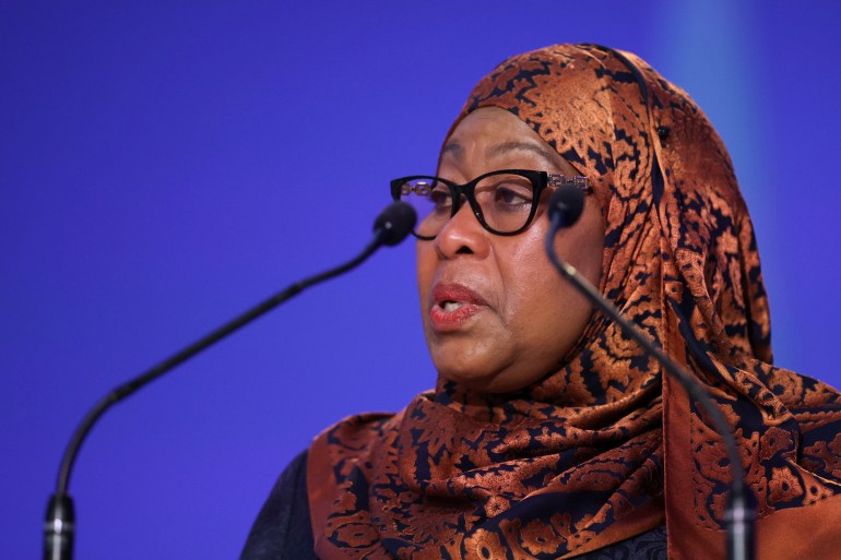 Samia Suluhu Hassan, presidente de Tanzania, habla en la Conferencia de Cambio Climático de la ONU en Glasgow, Escocia