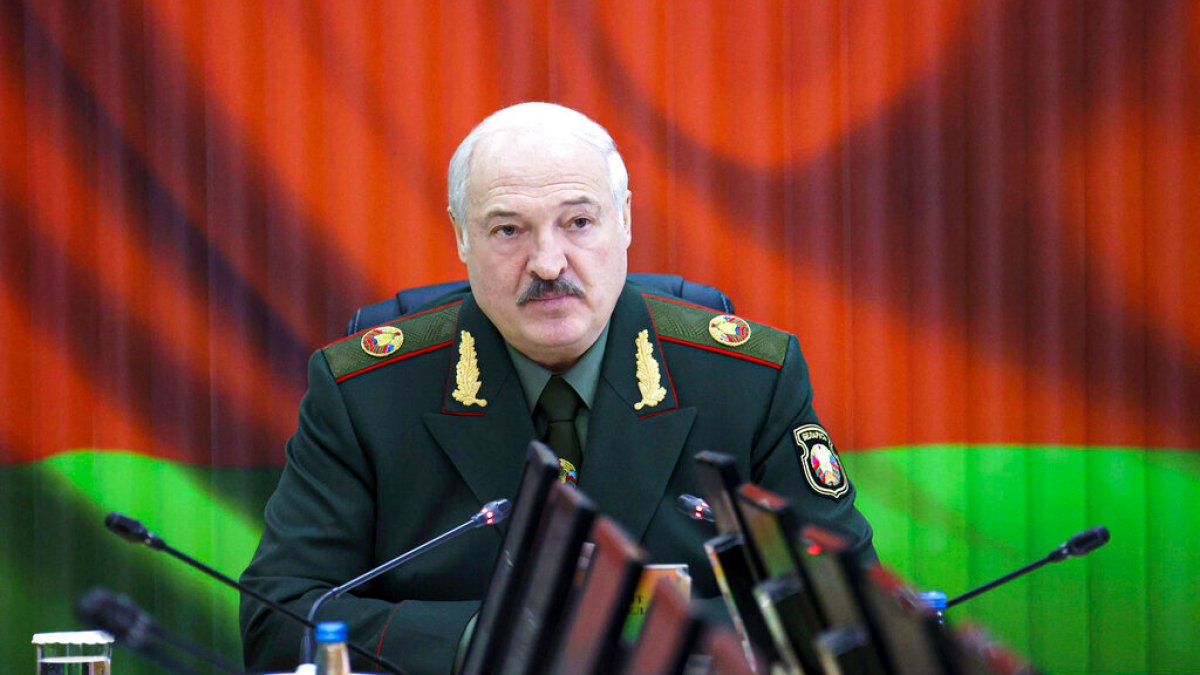 Artista bielorruso que hizo abono en la oficina de Lukashenko muere en prisión |  Noticias de derechos humanos