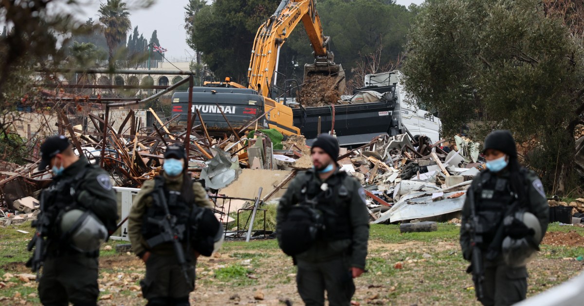 Video: Israeli police tear down Palestinian home in Sheikh Jarrah