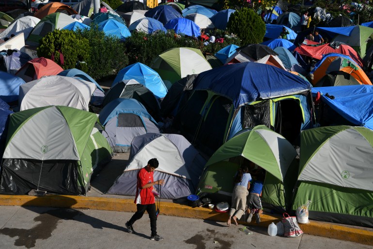 Campamento de inmigración temporal en México