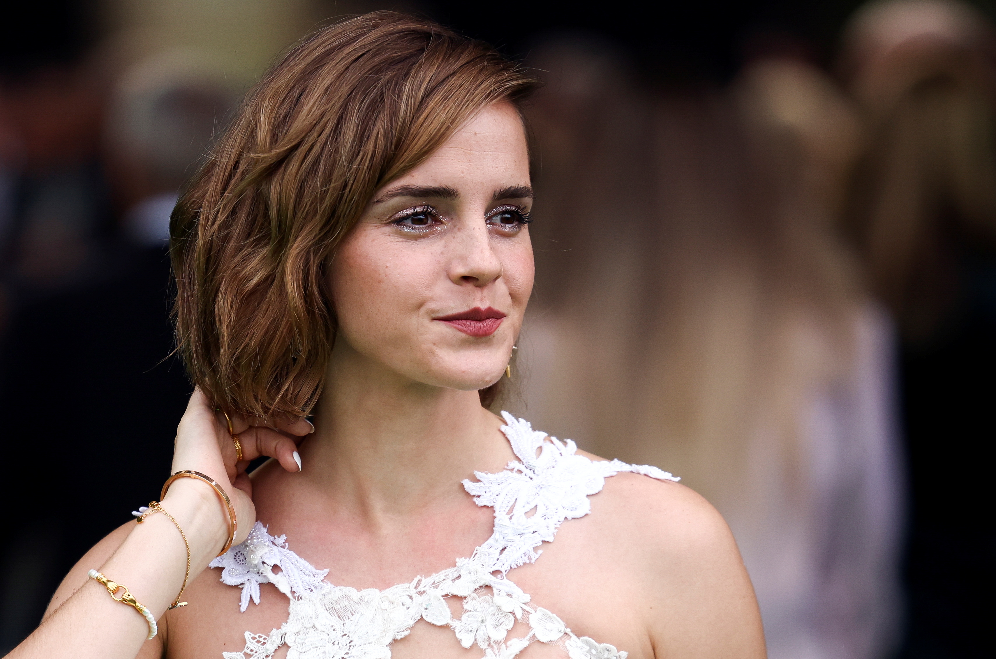 A atriz Emma Watson posa em Londres.