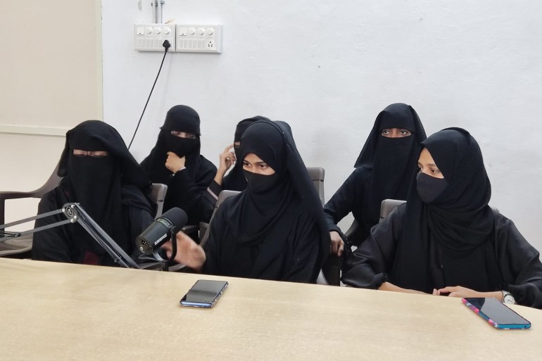 Muslim girls wearing hijab barred from classes at Indian college |  Islamophobia News | Al Jazeera