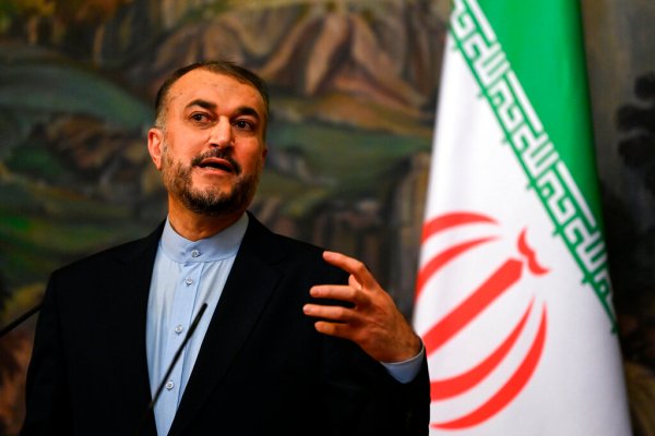 Защо външният министър на Иран искаше да отиде във Вашингтон?