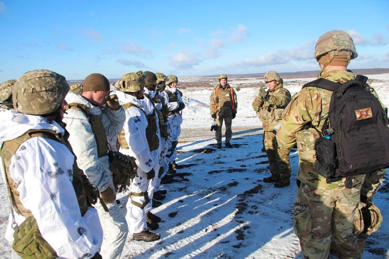 US instructors train Ukrainian soldiers