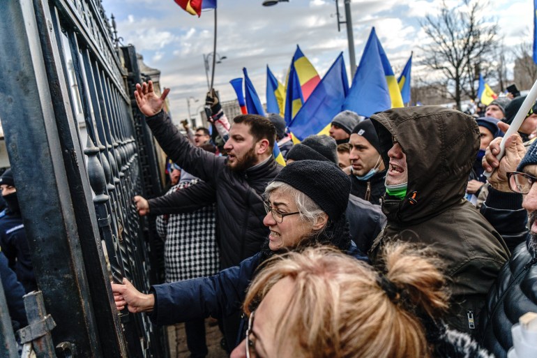 احتجاج في بوخارست ، رومانيا ، ضد بطاقة COVID-19 المقترحة