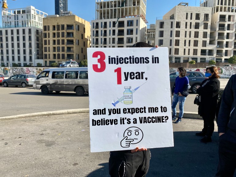 مظاهرة مناهضة للتطعيم في بيروت.