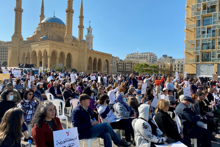 Anit-vaxxers protests in Beirut.