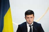 Ukrainian President Volodymyr Zelenskiy said the country needs as much as $5bn to stabilise its economy [File: Bloomberg]