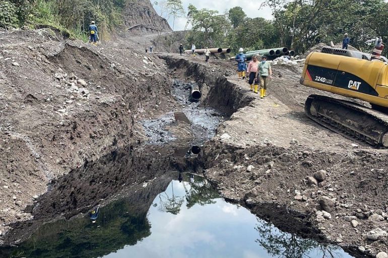 oil contaminates an area in the Ecuadoran amazon