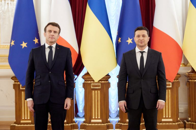 Ukrainian President Volodymyr Zelenskyy and French President Emmanuel Macron pose for a picture before their talks in Kyiv