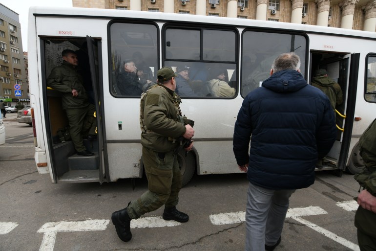 Volunteers are being sent to recruiting offices after a declaration of mobilization in the Donetsk region 
