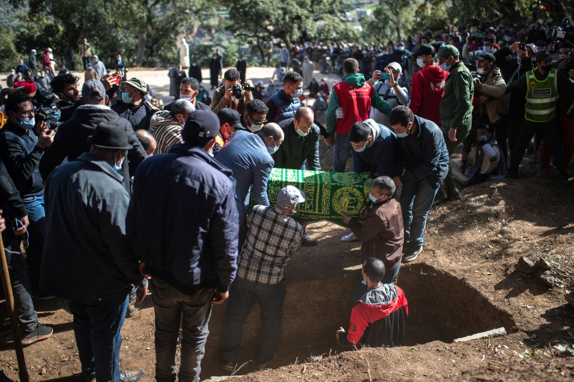 Moroccans bury 5-year-old boy Rayan, who died in deep well