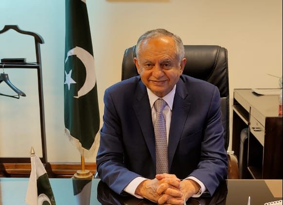 Abdul Razaq Dawood, the Pakistani prime minister's advisor for commerce, sitting at his desk