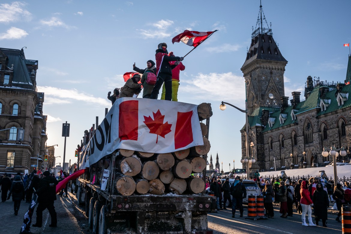Photos: Canadian truckers protest against COVID measures | In Pictures News | Al Jazeera