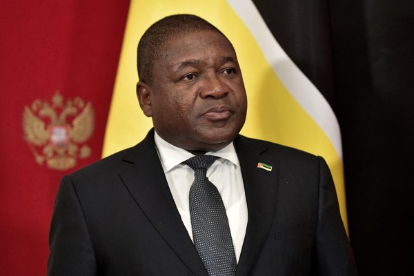 Президентът на Мозамбик Филипе Нюси поиска във вторник от Върховния