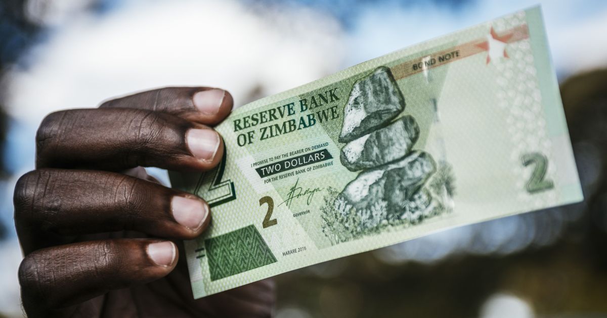 Zimbabwe unfreezes bank lending only days after policy change