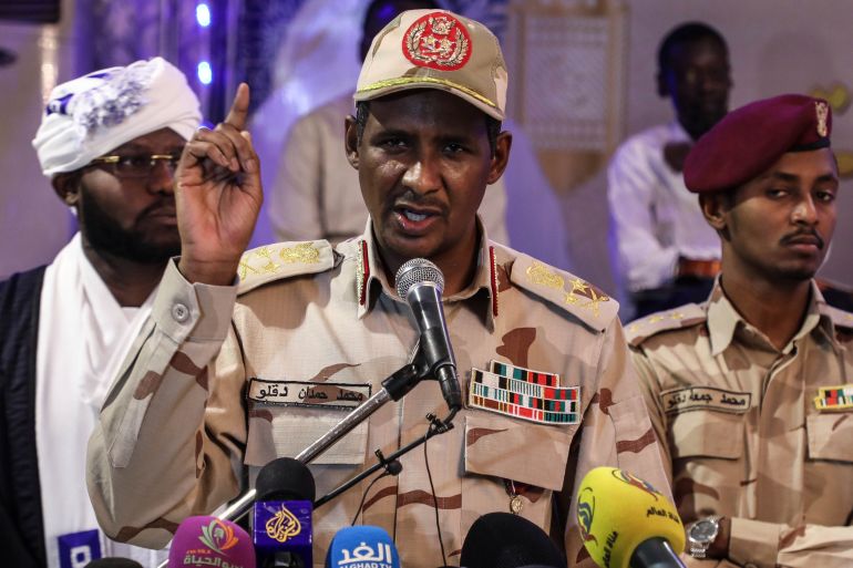 Hemeti ready to meet al-Burhan to ease Sudan tensions: Mediators | News | Al Jazeera