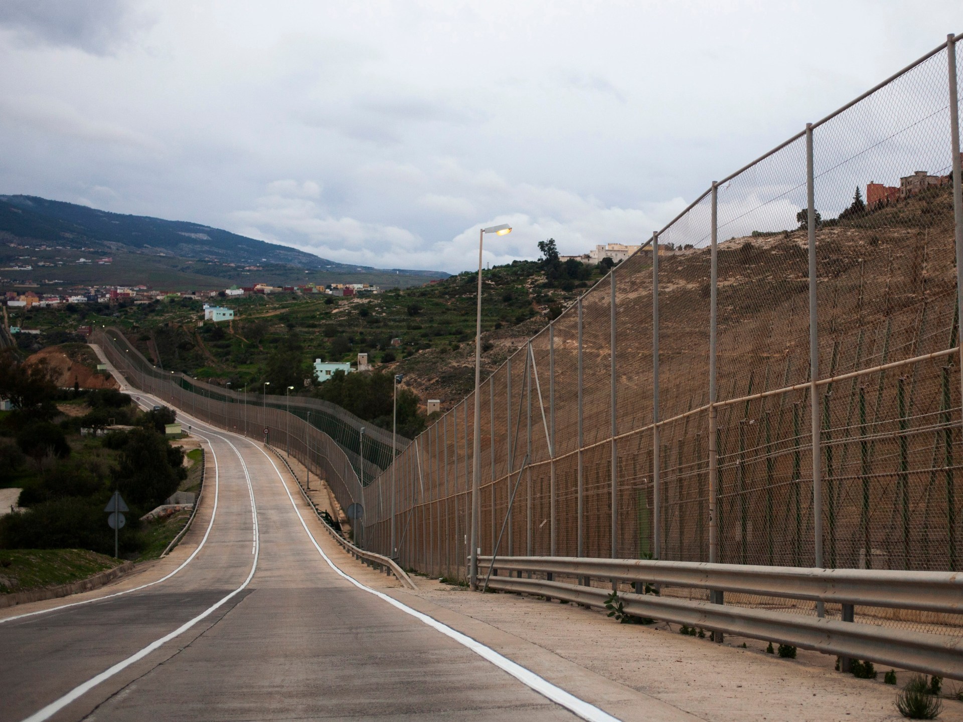 Parapente cruza la frontera entre Marruecos y España |  Noticias de refugiados