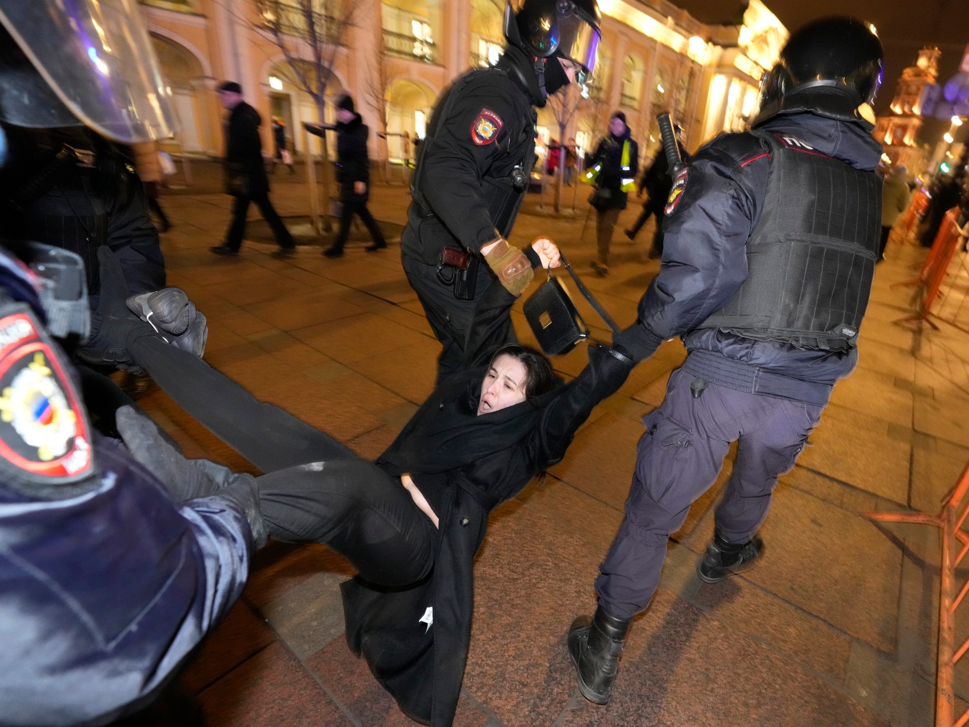 Thousands arrested across Russia at anti-war protests | Russia-Ukraine war  News | Al Jazeera