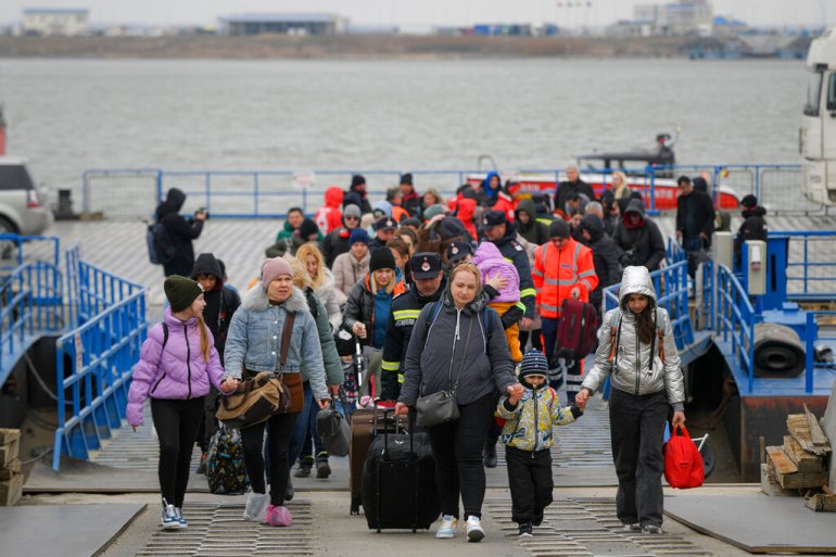 Ukrainian refugees arriving by ferry to Romania
