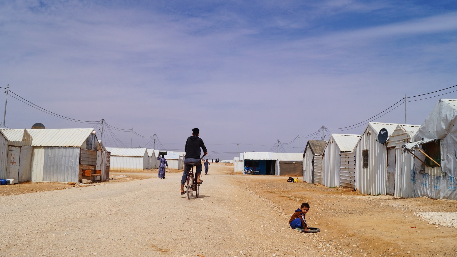 Desigualdad Merecer hipoteca A life of isolation for Syrian refugees in Jordan's Azraq camp | Syria's  War News | Al Jazeera