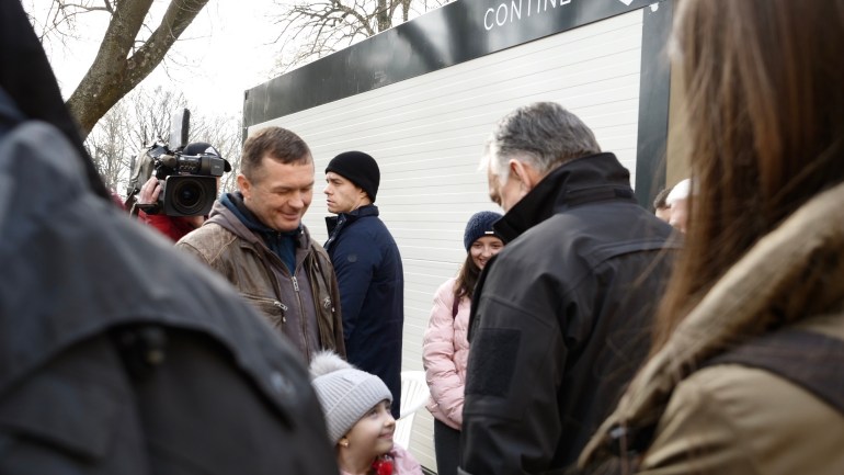 Orban se encuentra con refugiados ucranianos