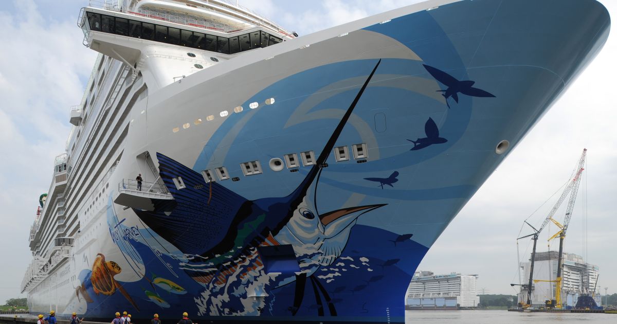 cruise-ship-with-thousands-on-board-runs-aground-in-caribbean
